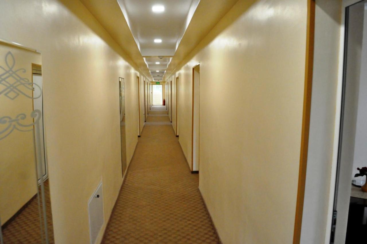 Hotel Andrei Cîmpia Turzii Exterior foto